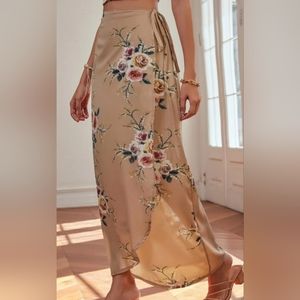Wrap Knot Flor Print Skirt
